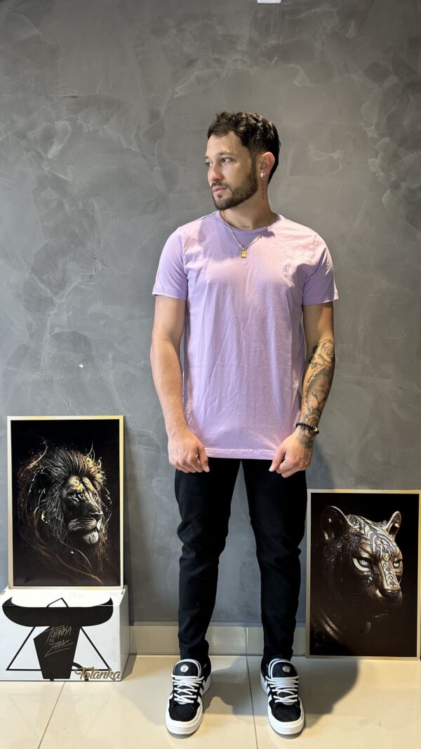 Camiseta Básica Bordado Masculina Lilás