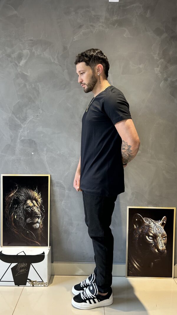 Camiseta Básica Bordado Masculina Preta