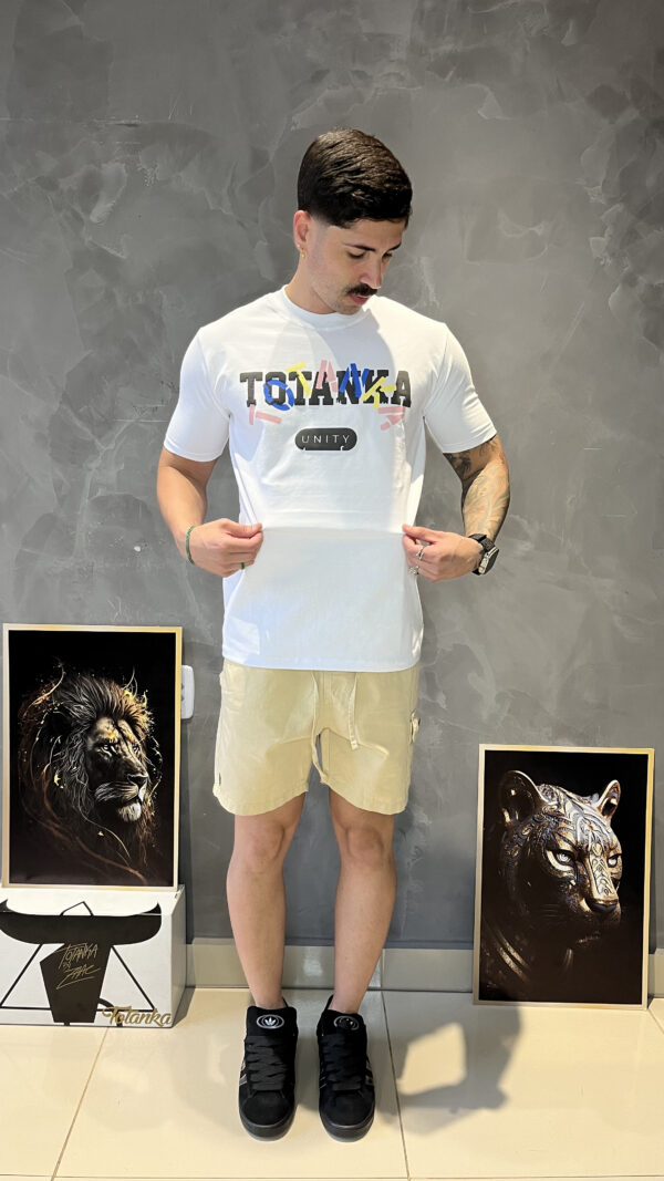 Camiseta regular ADAPT Totanka Branca